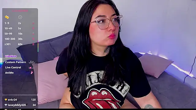 Curvybaddie99 online show from January 8, 7:23 am