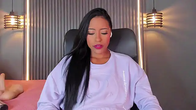 alahia betancurx online show from September 8, 3:55 pm