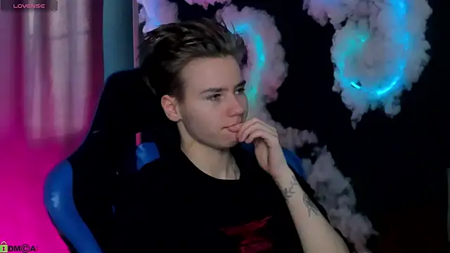 Jean Wilsons online show from March 2, 11:17 am