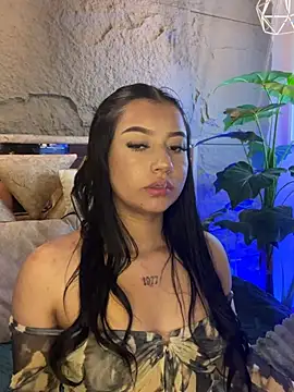 i sabella 25 online show from April 15, 6:25 am