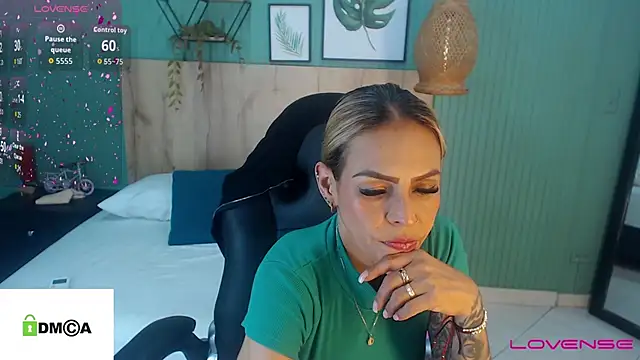 yessila parker online show from September 16, 1:35 am