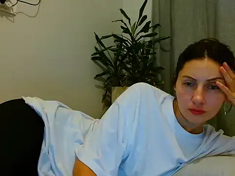 Irina9793 online show from June 16, 6:20 pm