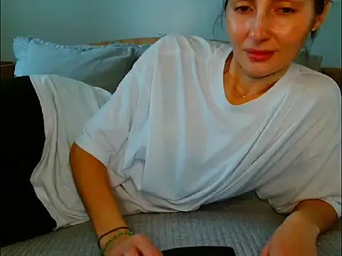 Irina9793 online show from May 12, 5:59 am