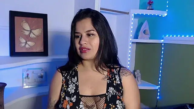 SamanthaSmiithh online show from November 8, 12:15 am