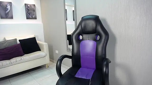 MiiaSuki online show from January 18, 5:15 am