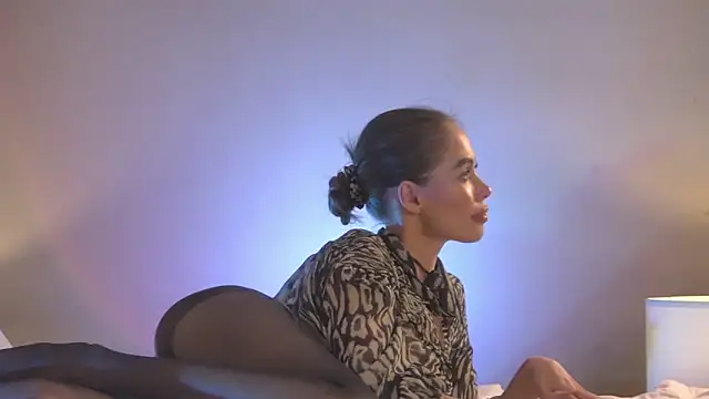 Amanda River online show from October 27, 5:25 am