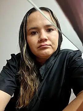 mandy-moore online show from April 9, 4:15 am