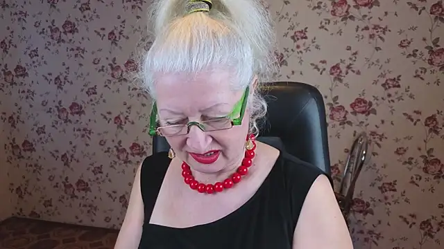 Maya Mayflower online show from December 2, 5:20 am