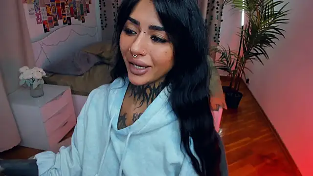 CharimgSabrina online show from February 12, 6:15 am