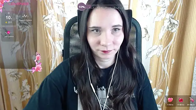 KateForLove online show from October 6, 12:33 pm