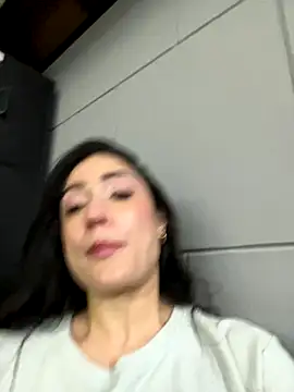 isabella winkler online show from December 20, 4:11 pm