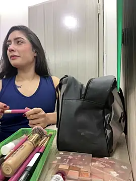 isabella winkler online show from February 16, 1:11 pm