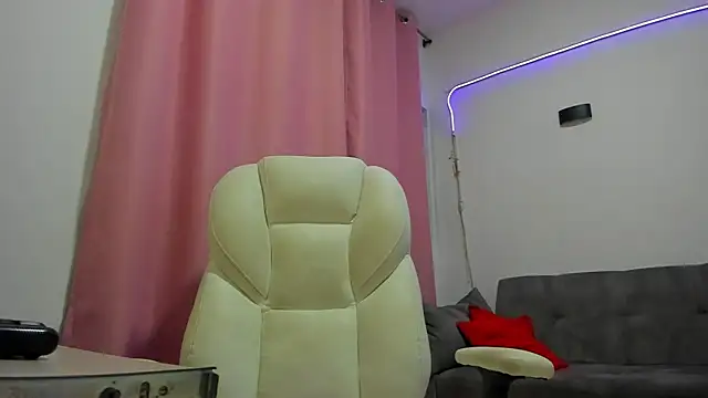 gaaby foxx online show from October 21, 1:37 pm