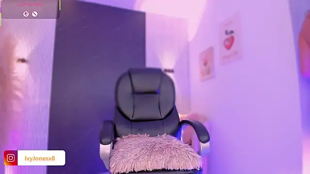 IvyJonesX online show from March 10, 11:09 pm