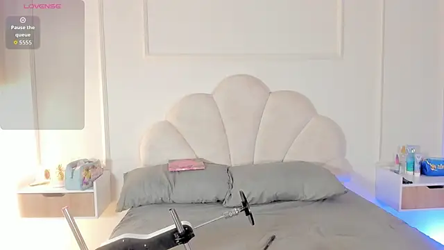 Candaceoweens online show from January 10, 4:06 am