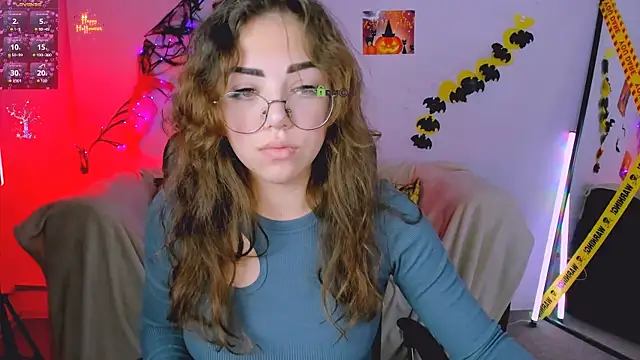 kiki swan online show from October 30, 10:06 am