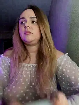 Juicy PeachLux online show from September 30, 5:18 pm