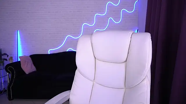 SelenaIris online show from November 16, 9:15 pm