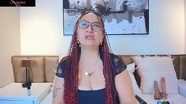 AlessandraLeroy online show from March 7, 12:23 pm