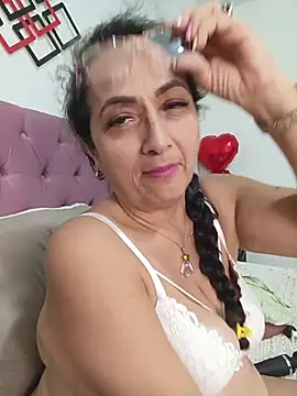 AlessandraLeroy online show from May 28, 1:58 am