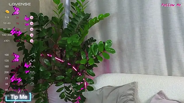 AmeliRoyse online show from October 11, 5:15 pm