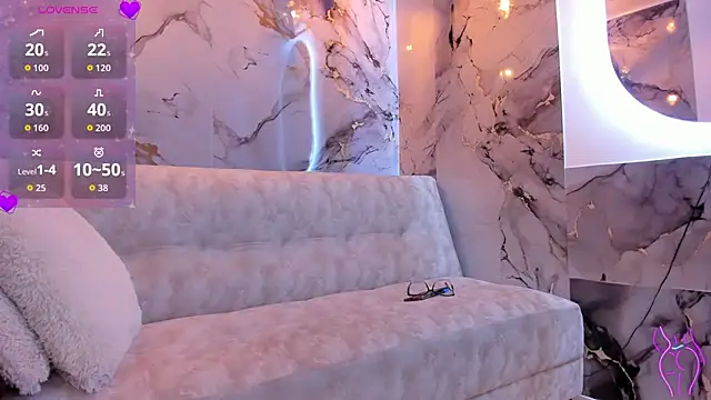 victoriacooper21 online show from September 23, 7:23 pm