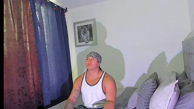 boys blackandwhite online show from November 30, 9:41 pm