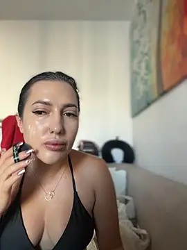 AleksandraRich online show from December 17, 1:11 am