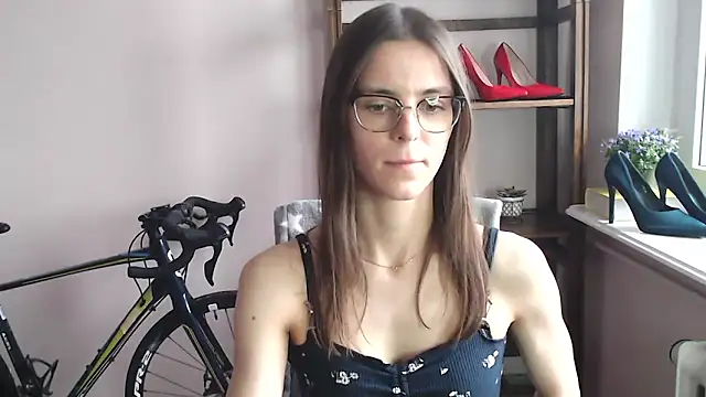 love megi online show from February 10, 3:04 pm