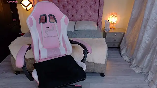 sweet  thang online show from October 3, 6:40 am