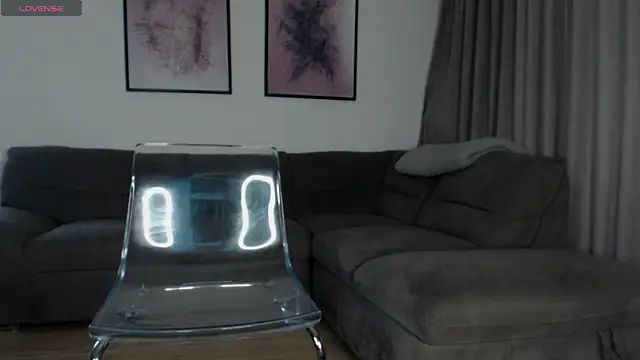 reinakylie online show from September 12, 2:35 pm