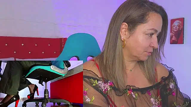 weet Evans    online show from October 15, 3:31 am