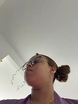 AlesiaCooper online show from March 17, 3:21 am