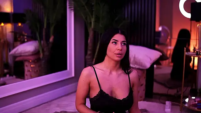 TanyaVonDe online show from March 9, 6:00 pm