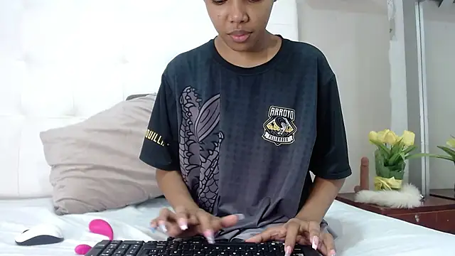 willow smitt online show from October 8, 11:58 am