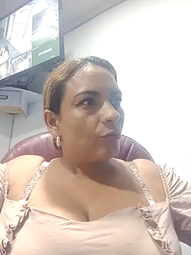 Milf-Prettyboobs online show from March 25, 7:17 pm