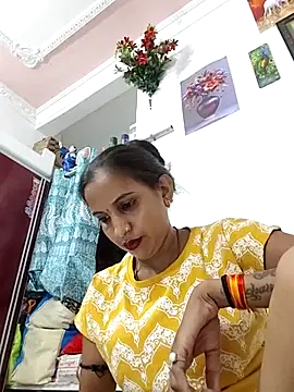 Hotty-Nidhi online show from July 16, 2:43 pm