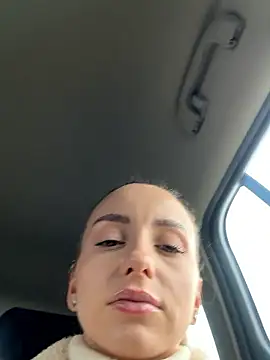 AlexisWhit online show from December 5, 8:37 am