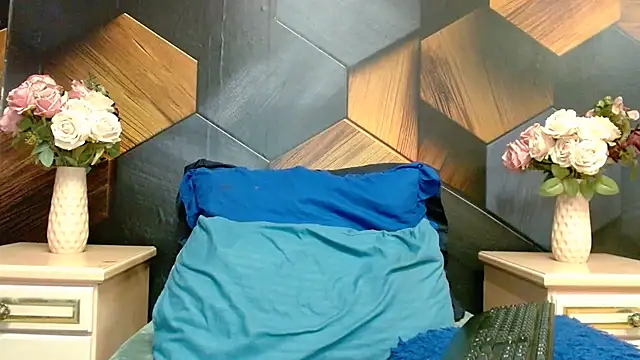 IndianSativa1 online show from October 4, 12:38 am