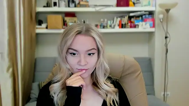 Kara Smith  online show from October 8, 11:09 pm