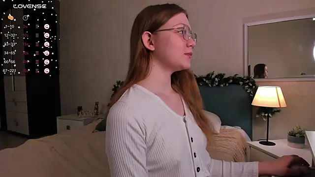 luv tessa online show from December 20, 1:42 am