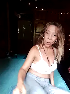 Lady Lolla11 online show from April 19, 6:10 pm