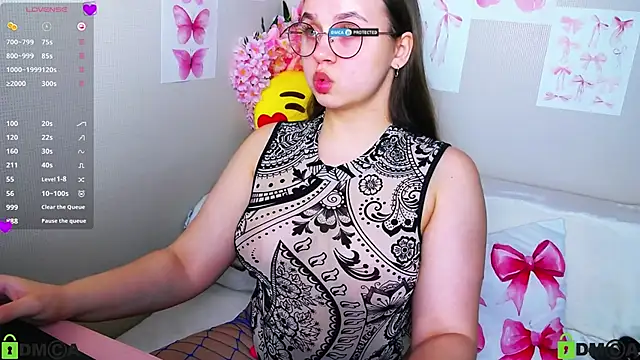 Lilysweet13 online show from September 17, 7:17 am