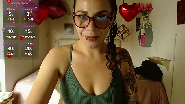 mia velvet1 online show from April 6, 3:35 pm