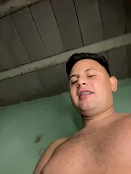 Milanyvero  online show from February 6, 5:00 am