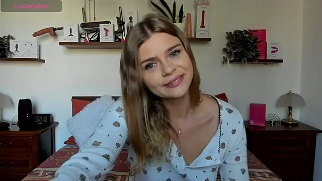 HaleyReedme online show from September 30, 7:25 am