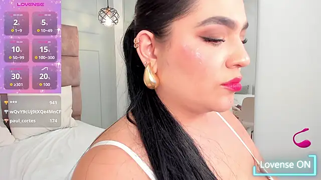 eva sainnt online show from September 15, 6:11 am