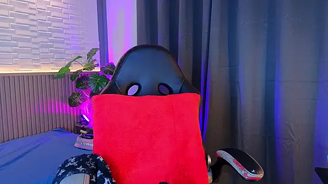 TiffanyWalk online show from September 17, 11:41 am