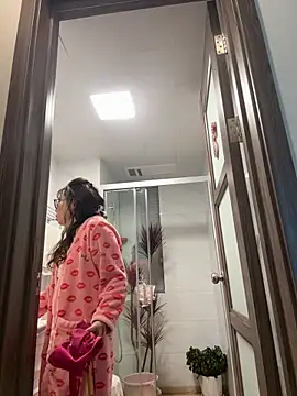 aa520uv online show from March 16, 5:44 am