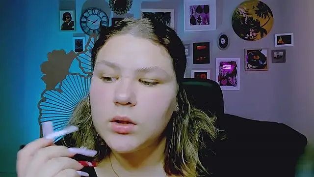 FlorenceAnderson online show from October 6, 9:37 am